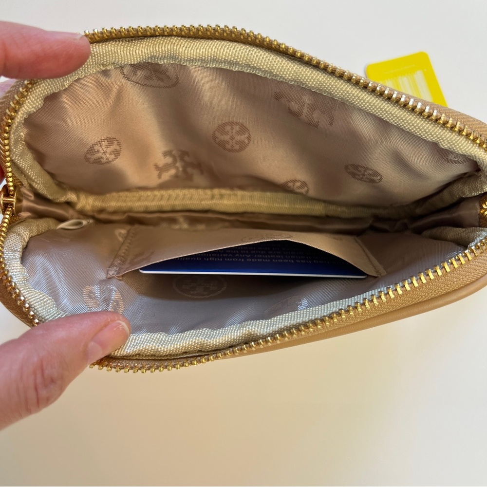 *New* Tory Burch Nylon Wristlet - Picture 4 of 4